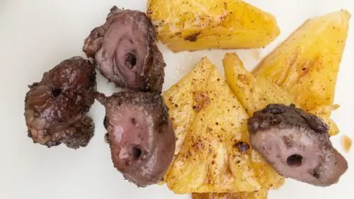 שיפודי לבבות עם אננס צלוי