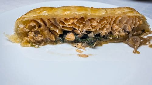 בצק עלים במילוי פילה סלמון ותרד